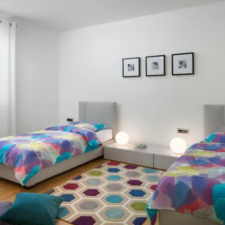 L - With 2 Separate Units * Labin (Istria)