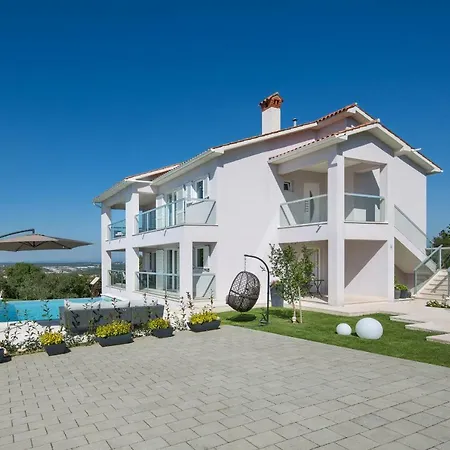 Semesterbostad L - With 2 Separate Units