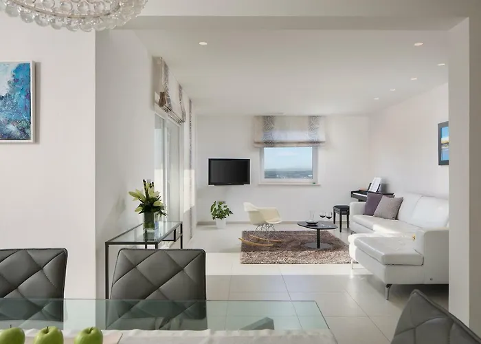 L - With 2 Separate Units Labin (Istria)