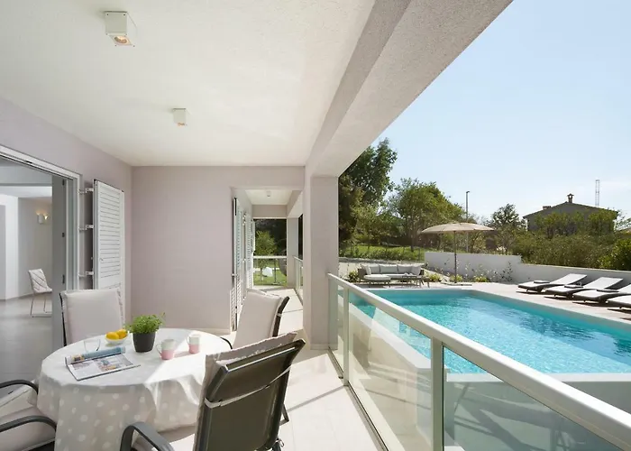 Semesterbostad L - With 2 Separate Units Labin (Istria)