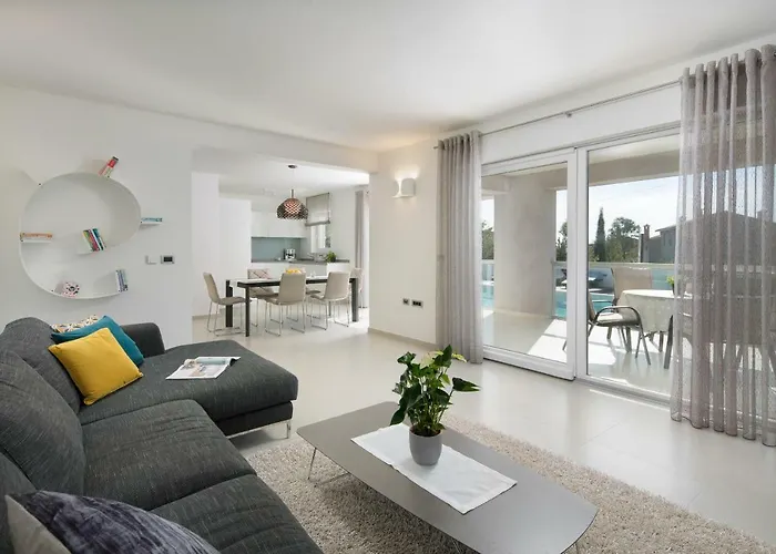 Semesterbostad L - With 2 Separate Units Labin (Istria)