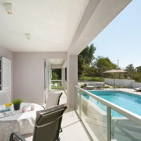 Holiday home L - With 2 Separate Units Labin (Istria)