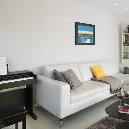 L - With 2 Separate Units Holiday home